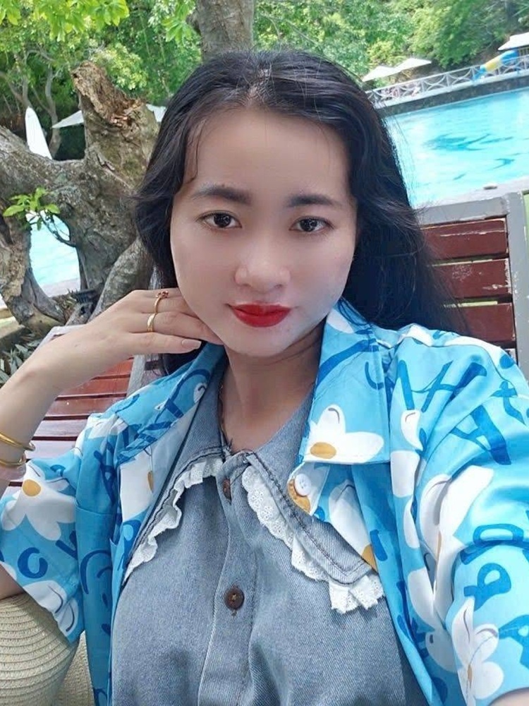 Chị Hồng